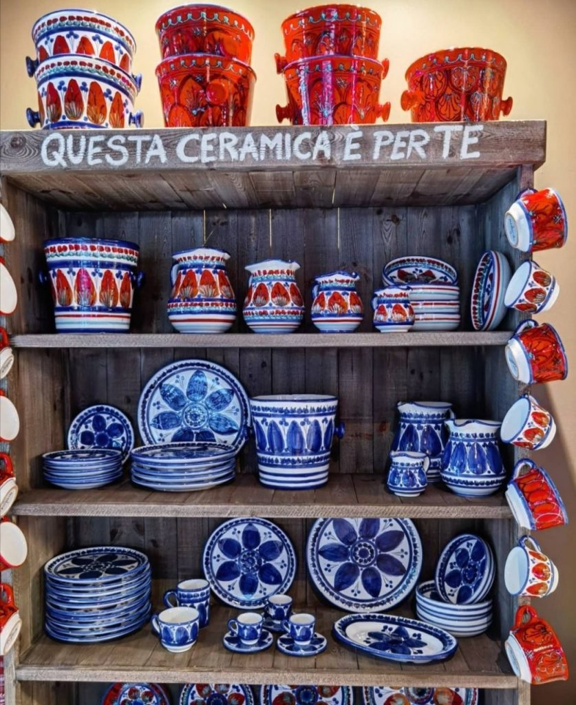 Ceramiche italiane originali all'interno del ristorante. Foto: 'Secretos de Madrid'. 
