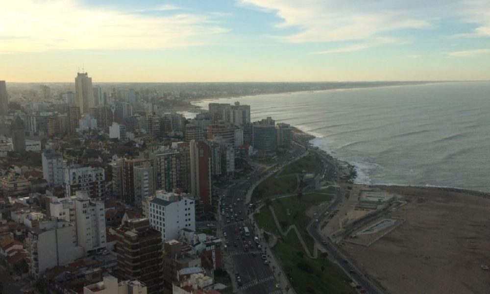 Cropped Vista Panoramica De Mar Del Plata Desde Manantiales.jpg
