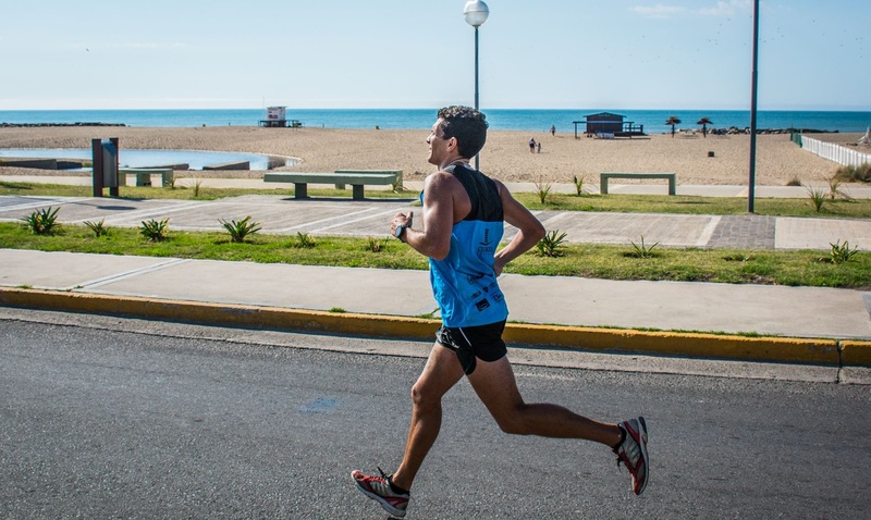Running - Runner en las costas marplatenses. PhotoCredit: Mas Aire Web.