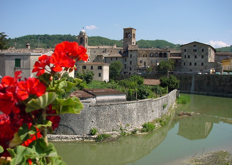 Tío Curzio - Sant'Angelo in Vado es una localidad y comune italiana de la provincia de Pesaro y Urbino