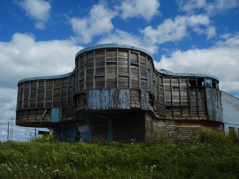 Parador Ariston - El edificio en estado de abandono. PhotoCredit: Plataforma Arquitectura.