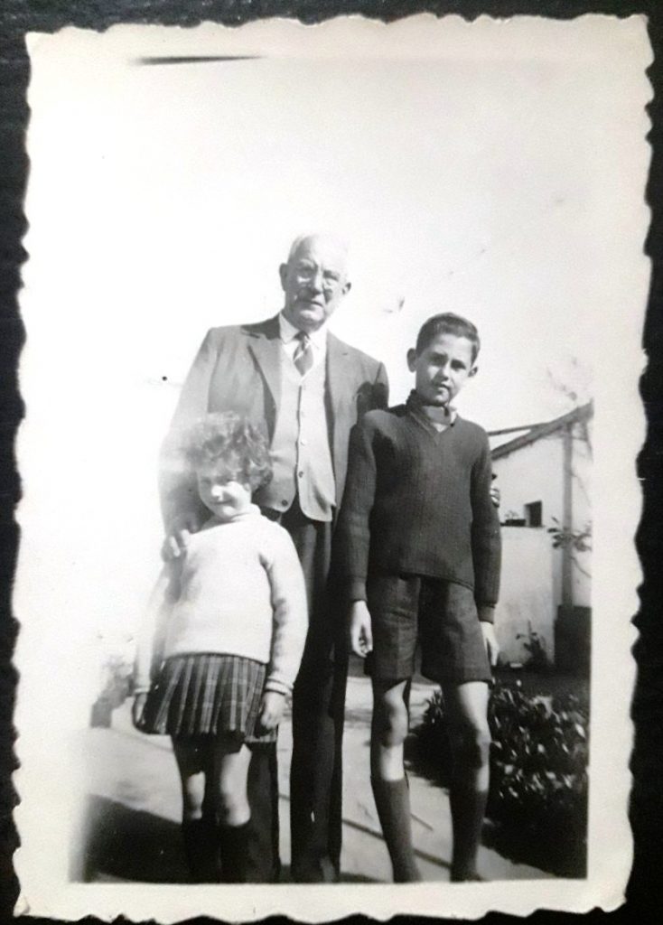 Ancestros - Andrés y sus nietos.