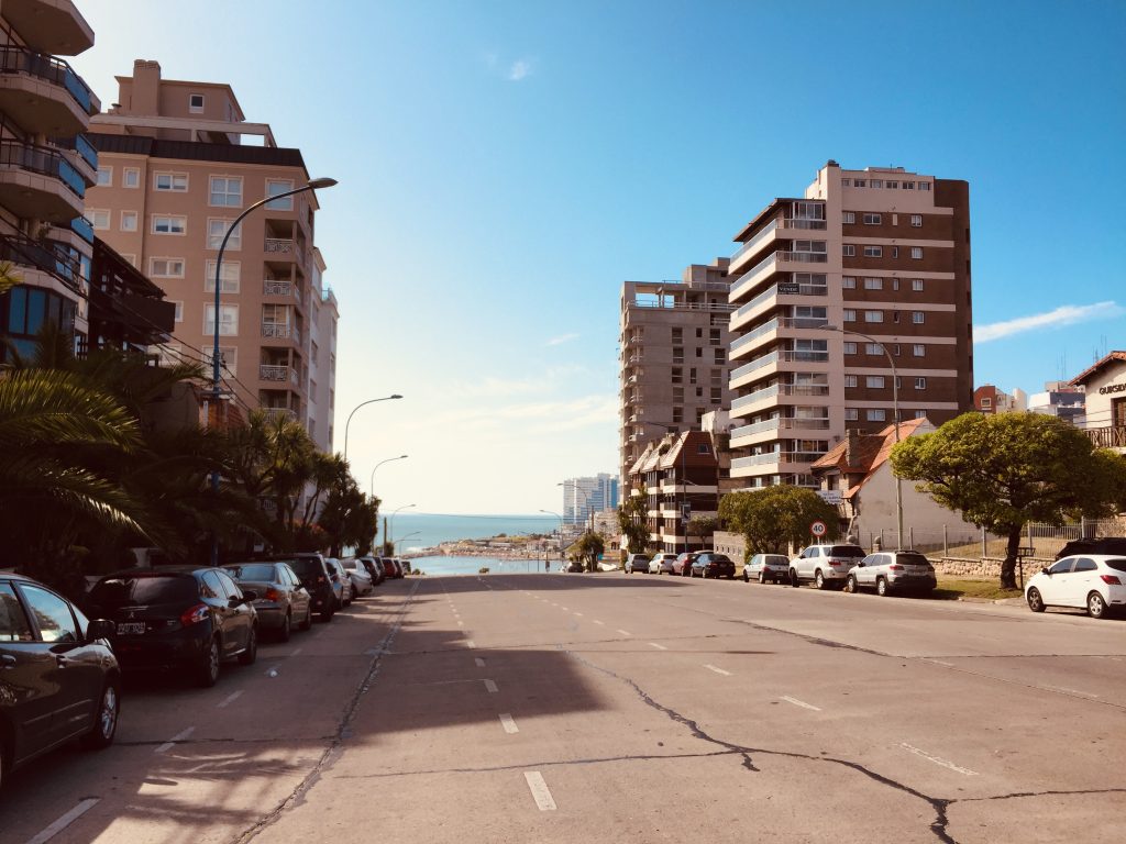 Calleo - Avenida Colon Cerca Del Mar