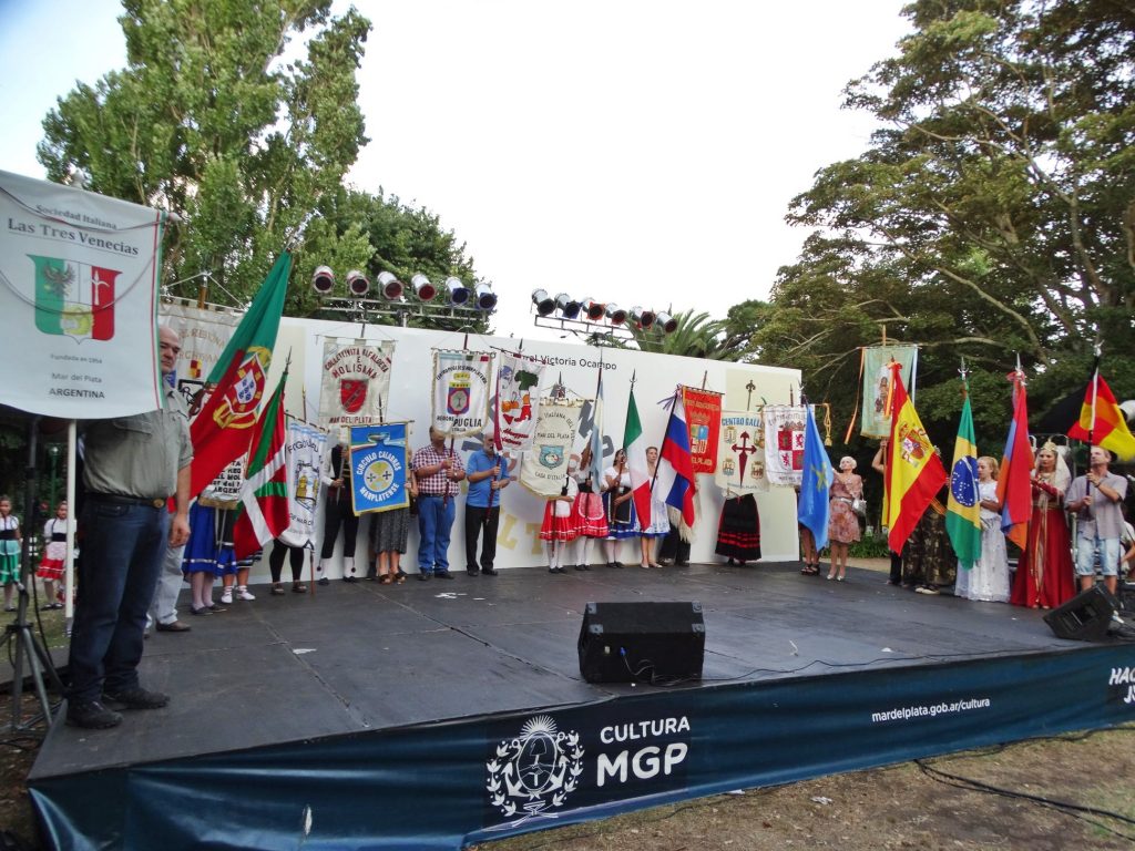 Encuentro - Festival de Colectividades.