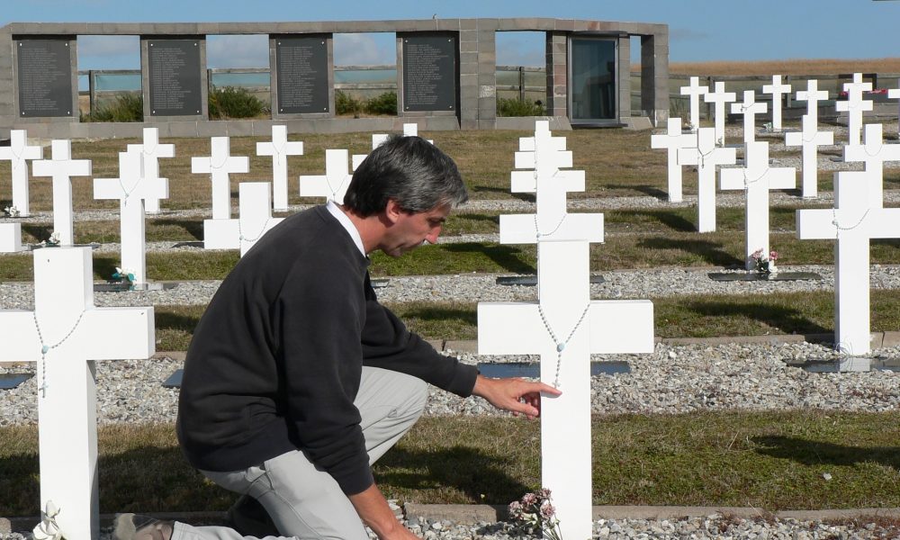 Julio Aro - Julio Aro En El Cementerio Darwin