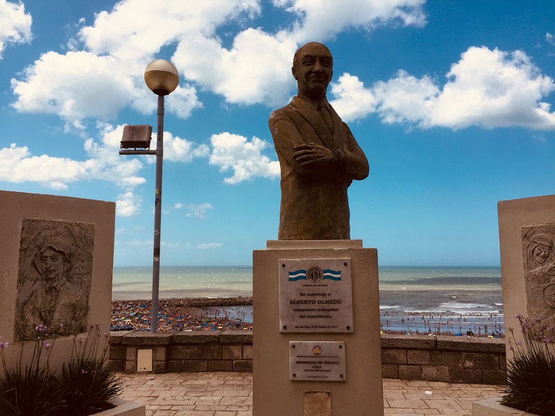 Alberto Olmedo - Monumento A Olmedo En Mar Del Plata.