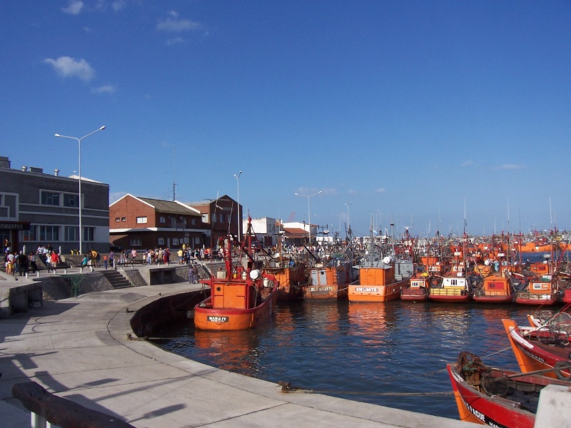 Inmigrantes - Barcos En Mar Del Plata.