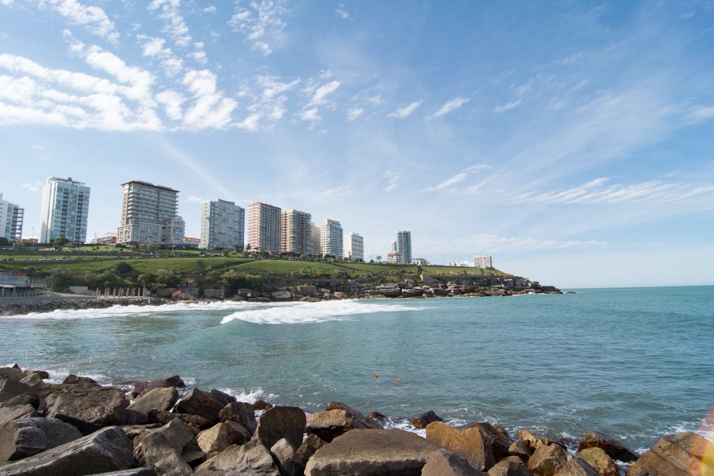 Plata - Vista De Mar Del Plata Desde Playa Chica.