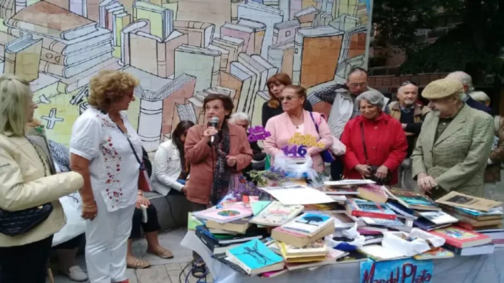 Torta De Libros - Festejo.