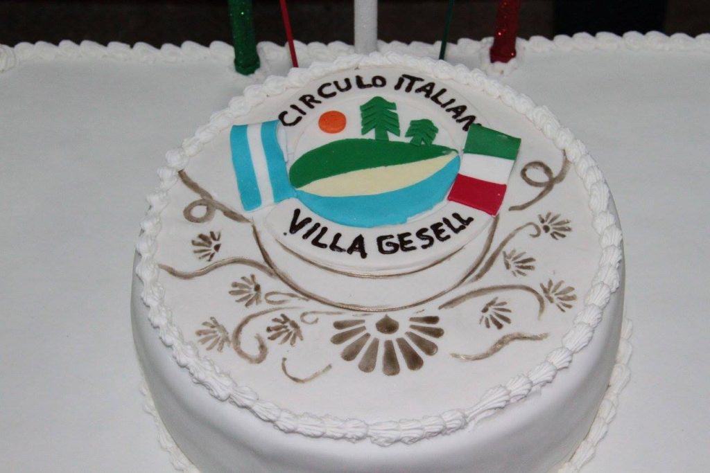 Villa Gesell - Torta Del Aniversario Del Circulo.