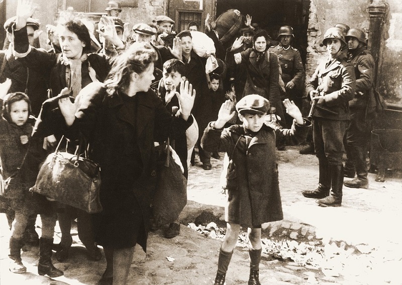 Guerra - Niño Judío Se Rinde En Varsovia