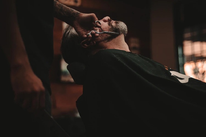 Barbería - Barbero En Accion