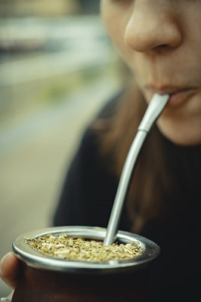Tomando Mate