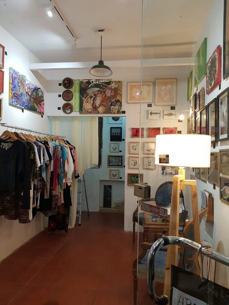 Piccola - Galería De Arte Desde La Puerta