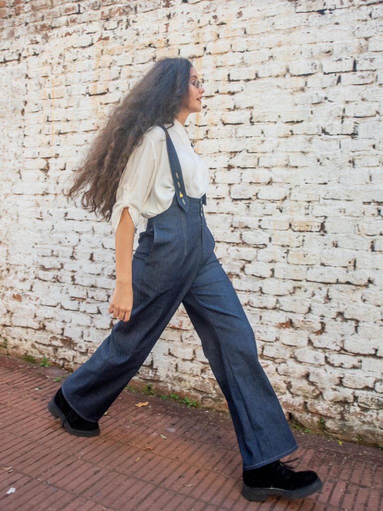 Diseñadoras misioneras - Modelo Caminando Con Enterito