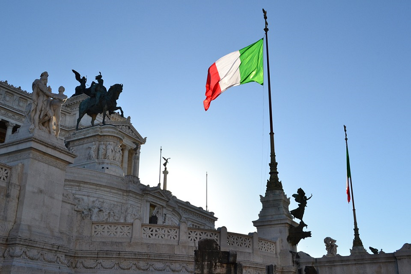 Italian Flag Day - Raising in Rome