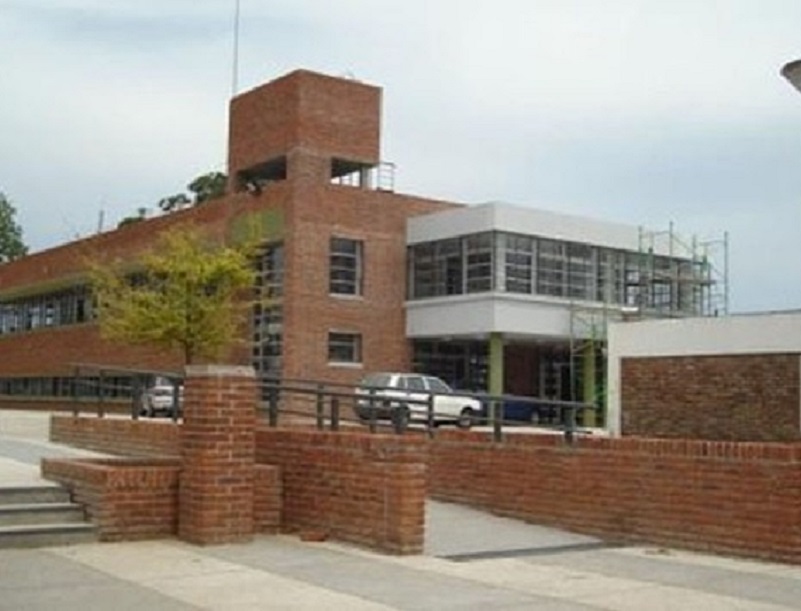 Asociacion Calabresa - Escuela Pública Fachada