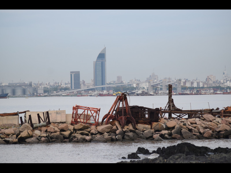 Palabras - Vista De La Bahia De Montevideo