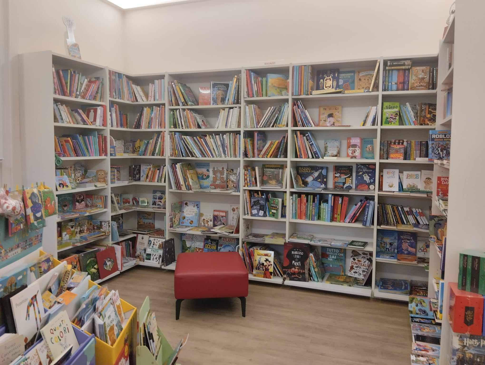 La sezione per bambini e ragazzi alla Libreria Flaccavento
