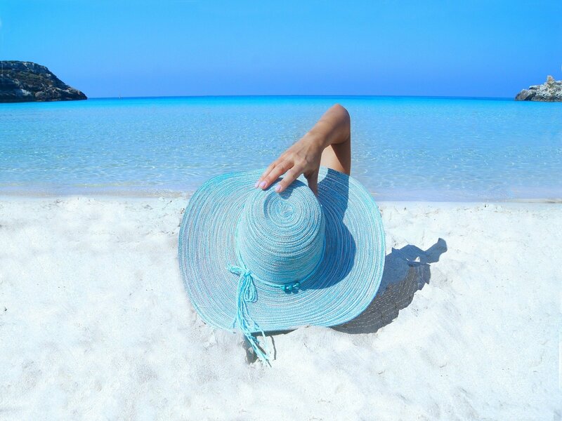 Estate In Puglia Donna Al Mare