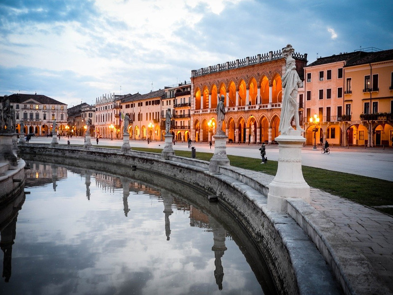 Padova Prato Della Valle Foto Leonhard Niederwimmer da Pixabay