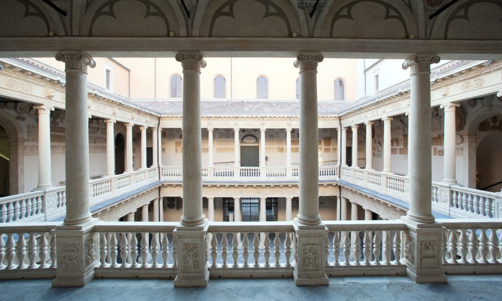 Cortile Sopra2