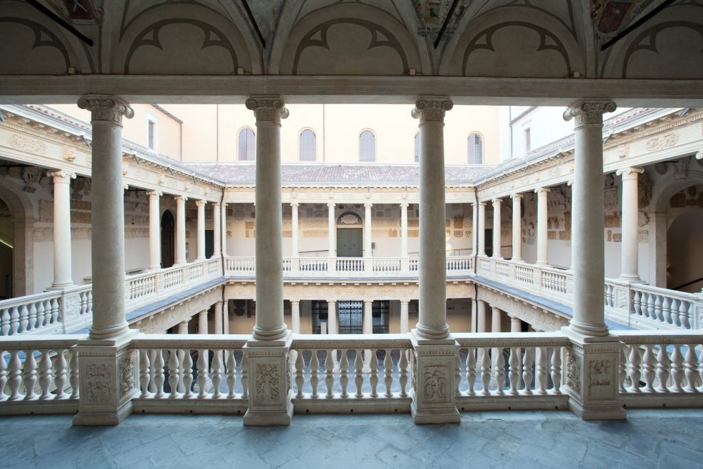 Cortile Sopra2