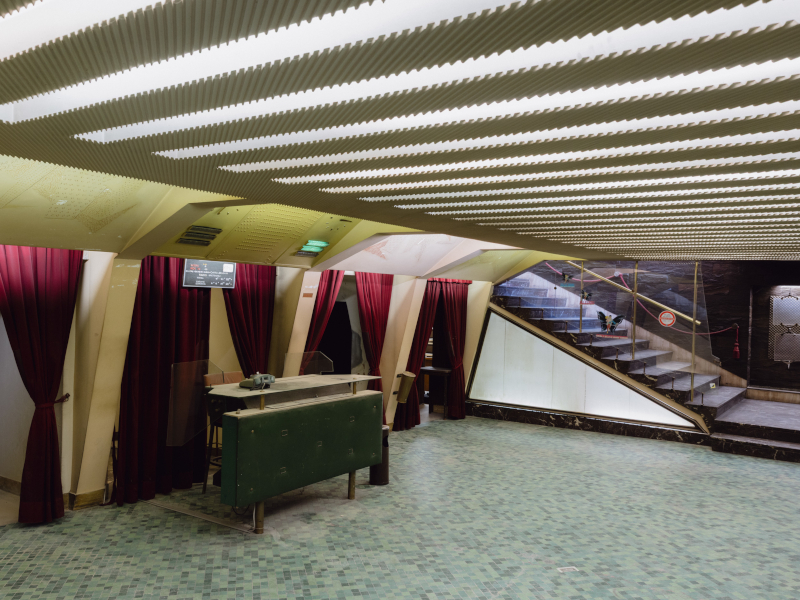 L'atrio Dell'ex Cinema Altino (foto Demayda)