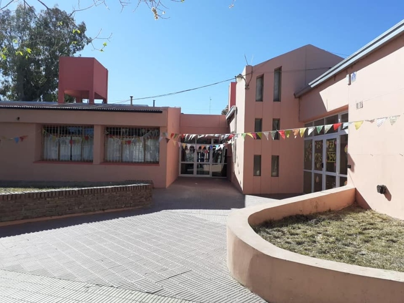 Escuela - Frente de Escuela