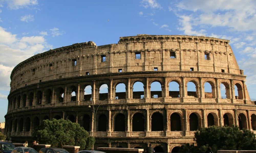 idioma italiano - coliseo romano