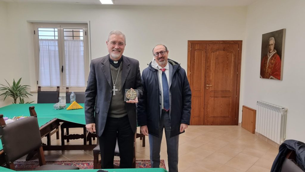Vescovo E Vice Direttore