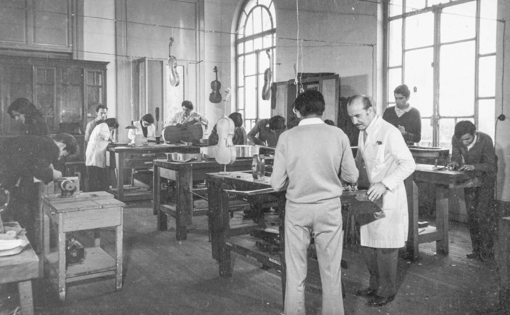 Luthería - Del Lungo En Taller