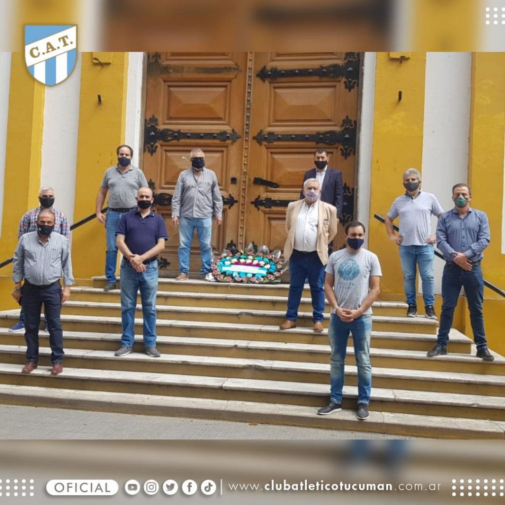 Comisión Directiva De Atletico Tucuman En El Cementerio Del Oeste