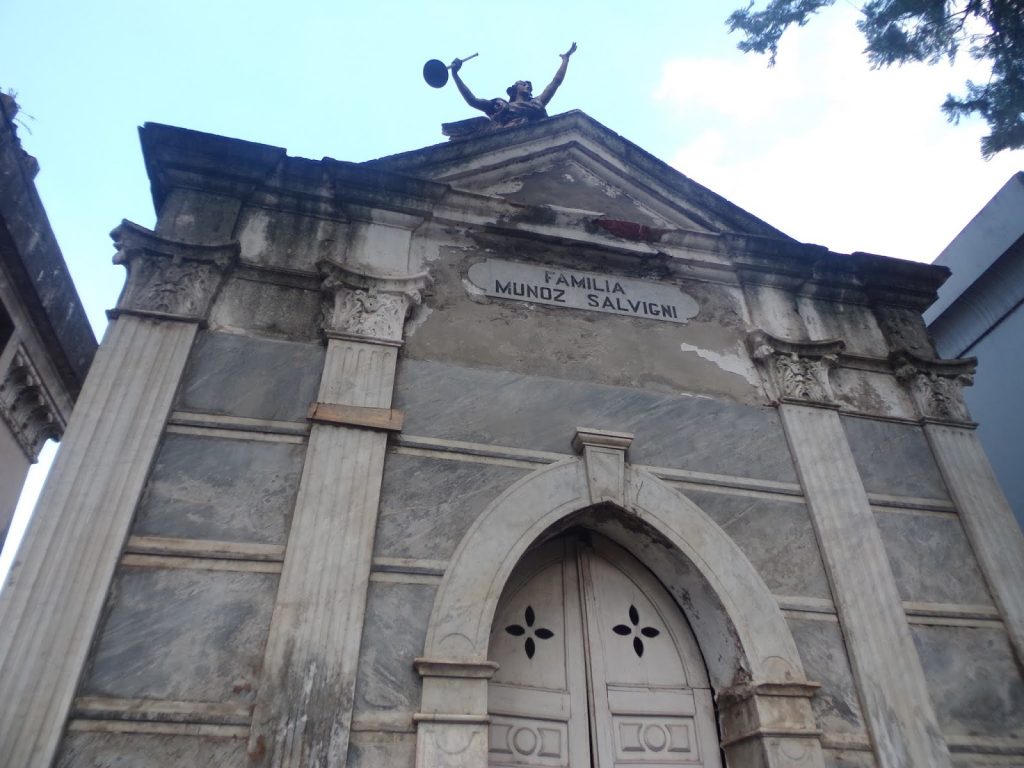 cementerio - mausoleo Flia. Muñoz Salvigni