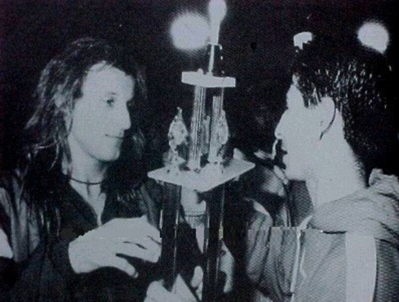 Caniggia Entregando La Copa