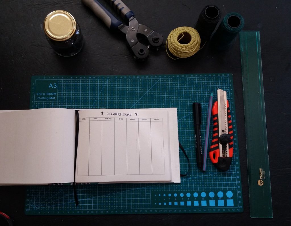 Paula Rojas - Kit De Trabajo Para Encuadernar