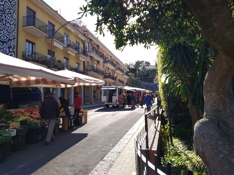 Mercatodeivenerdi Su Via Portici- Foto: Cavaleri Francesca Agata