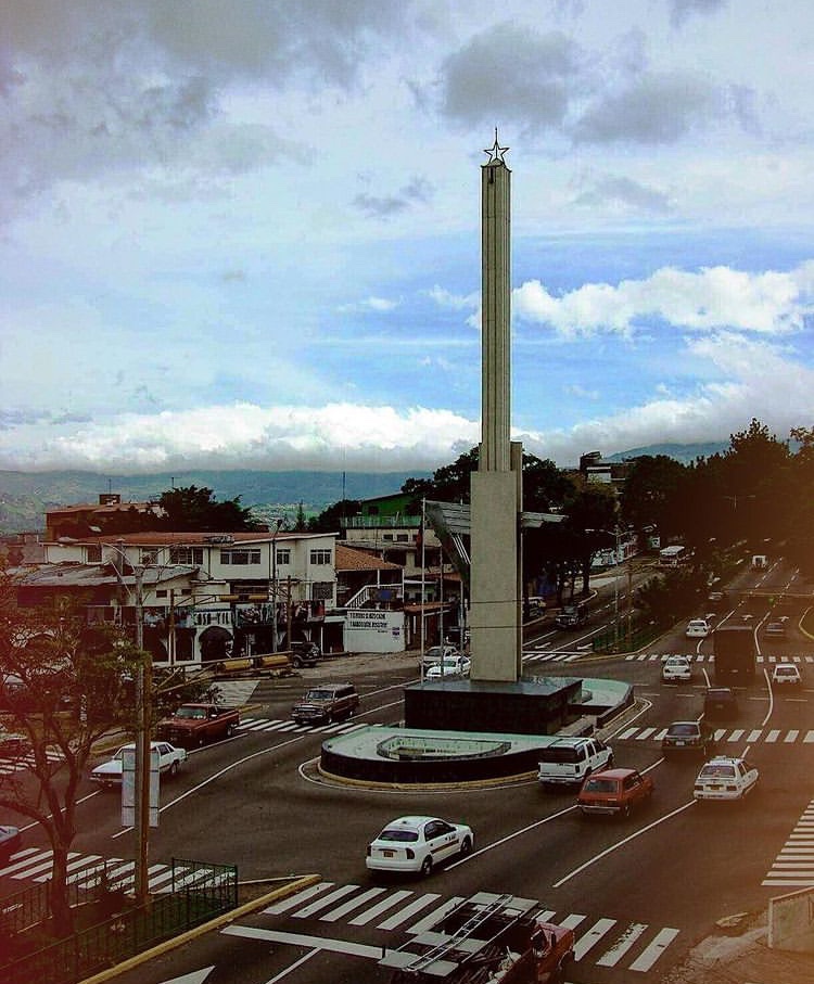 Obelisco de los Italianos - Imagen del obelisco