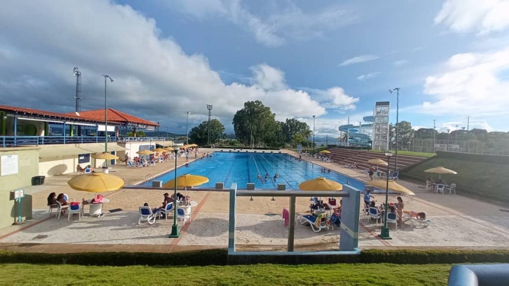 Centro Italo de Guayana - Piscinas Del Club