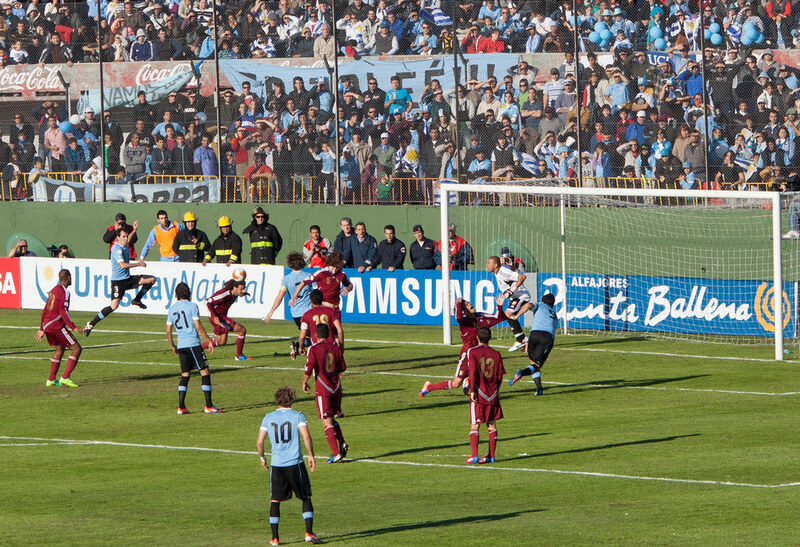 Tomás Rincón - Partido Contra Uruguay