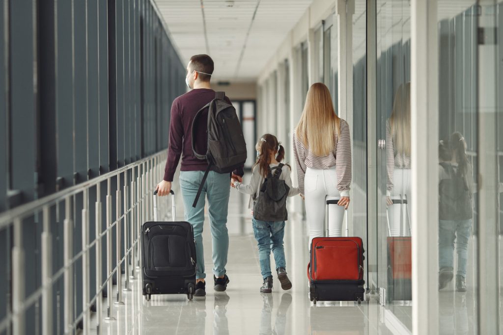 Visa Tipo D - Familia En Aeropuerto