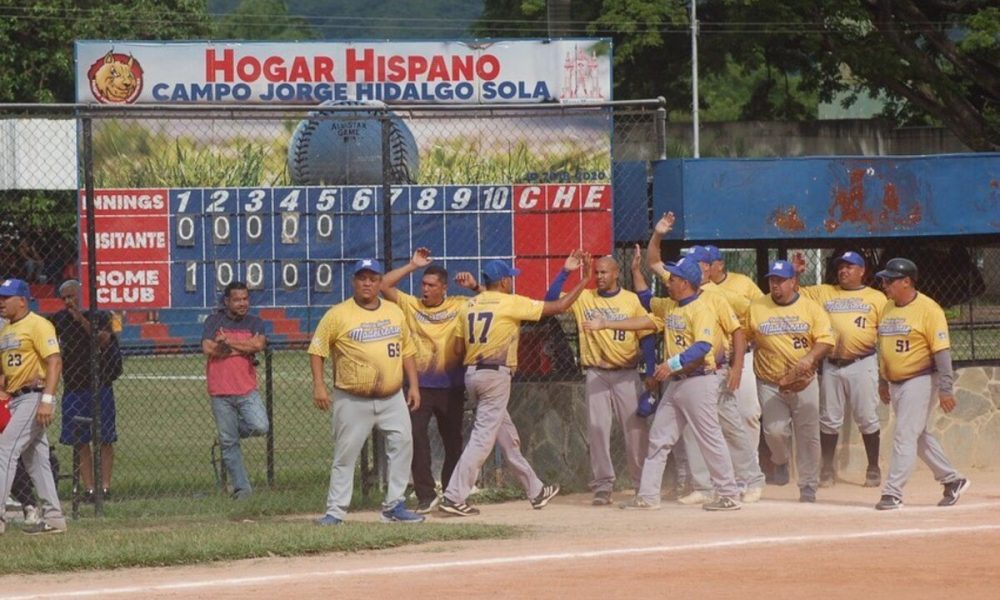 Juegos Deportivos de Asocenca - Partido De Softboll